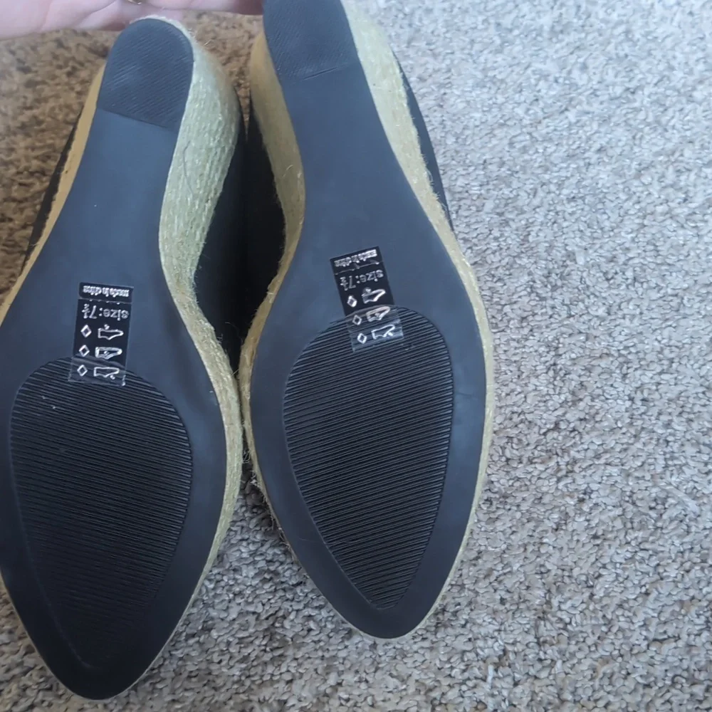NEW/Defect Michael Antonio‎ Black Suede Wedge Pumps Shoes Sz 7.5